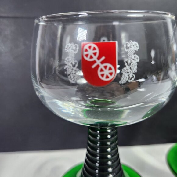 Beehive Wine Glasses Jost Vineyards Vintage Green Pair of Two (2) Luminarc - Picture 6 of 7
